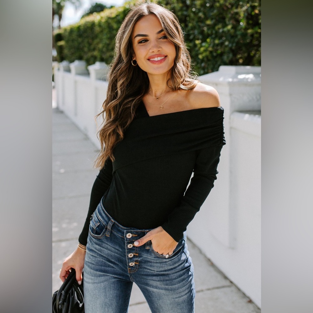 Vici Collection Modish Asymmetrical Ribbed Knit Top - Medium